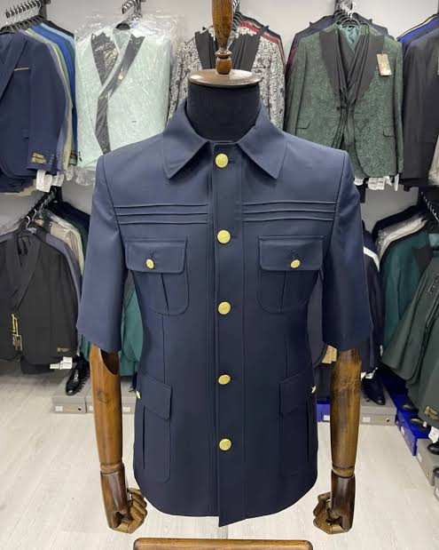 VESTE