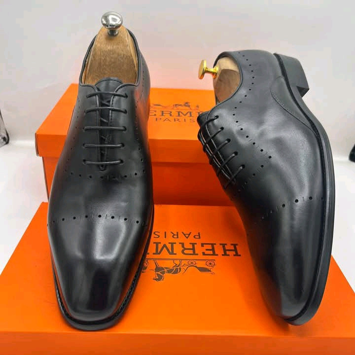chaussure en  cuire