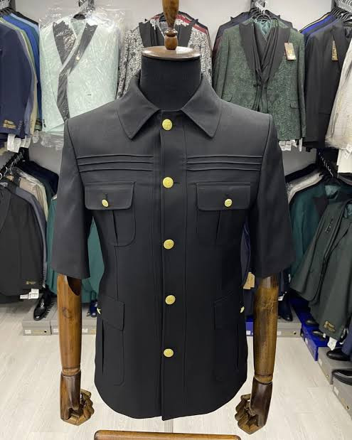 VESTE