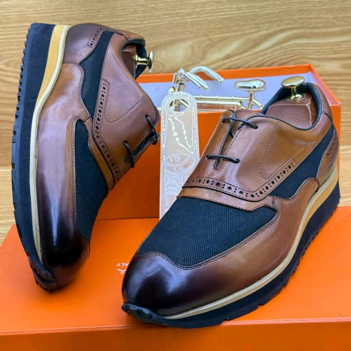 chaussure en   cuire