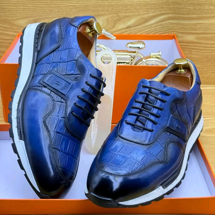 chaussure en  cuire